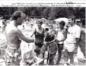 F52 Zwembad 1994, 25000ste bezoekster